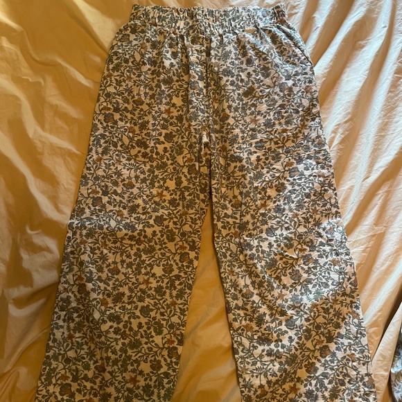 Organic Coyuchi Pajama Set Floral - Picture 3 of 4